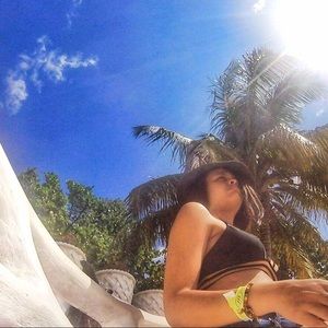 Meet your Posher, Monica